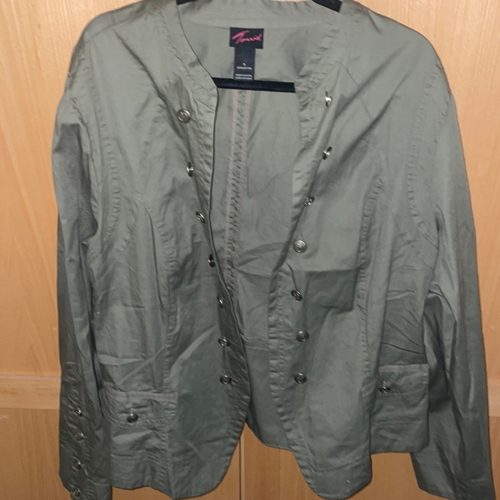 Green button down